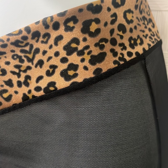 Mesh Ruffle Swim Cover Skirt  S/M - Picture 2 of 6